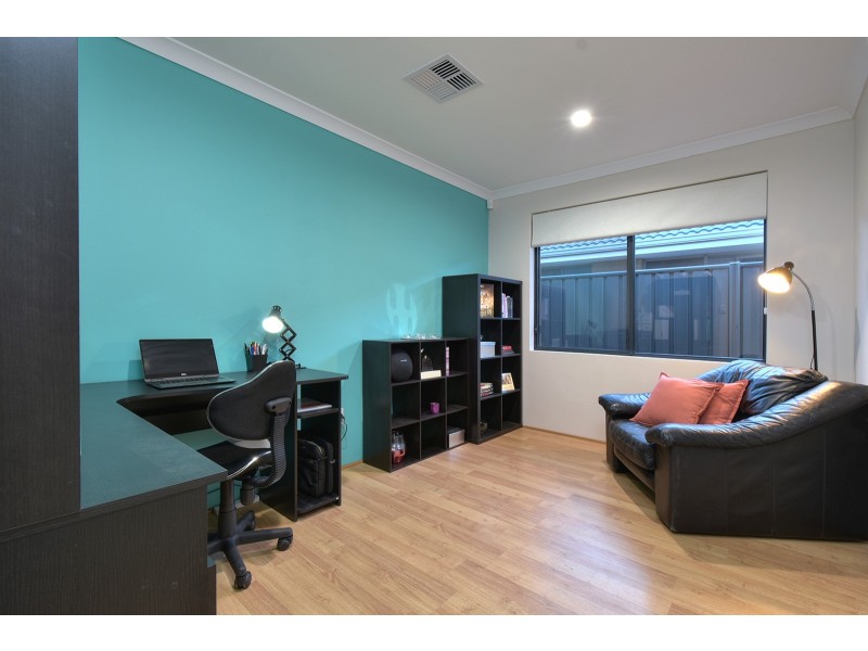 128 Boomerang Loop, Banksia Grove WA 6031