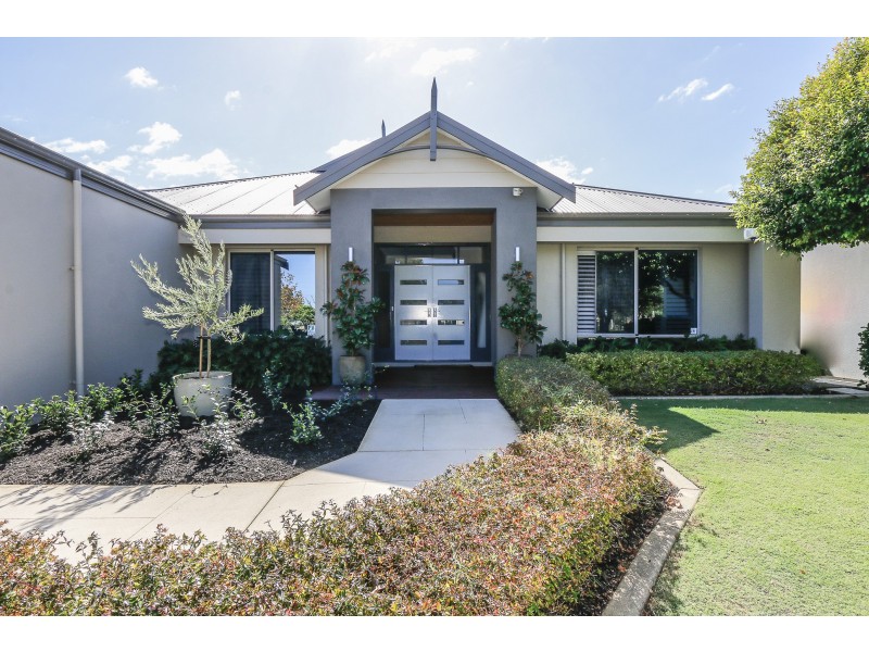 13 Sunrose Link, Stirling WA 6021