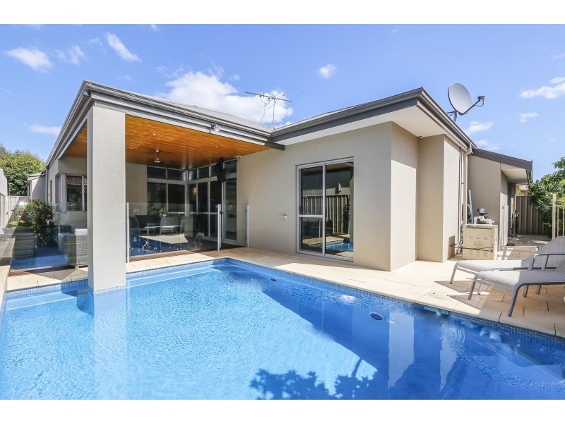 13 Sunrose Link, Stirling WA 6021