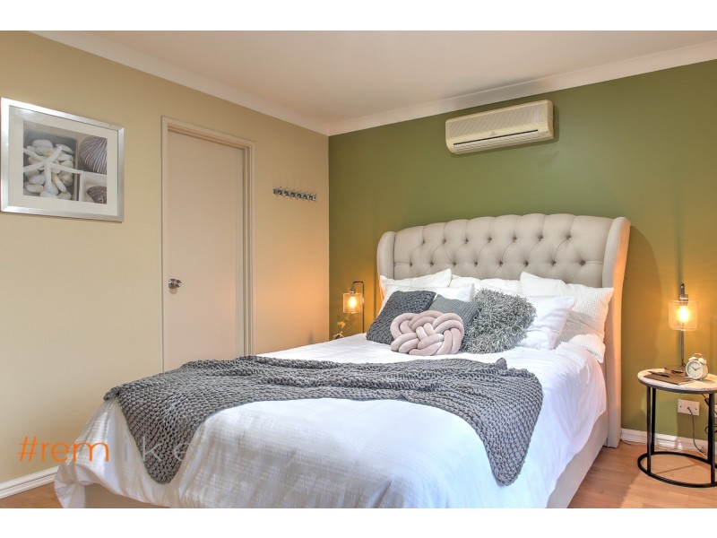 10 Bradbury Place, Alexander Heights WA 6064