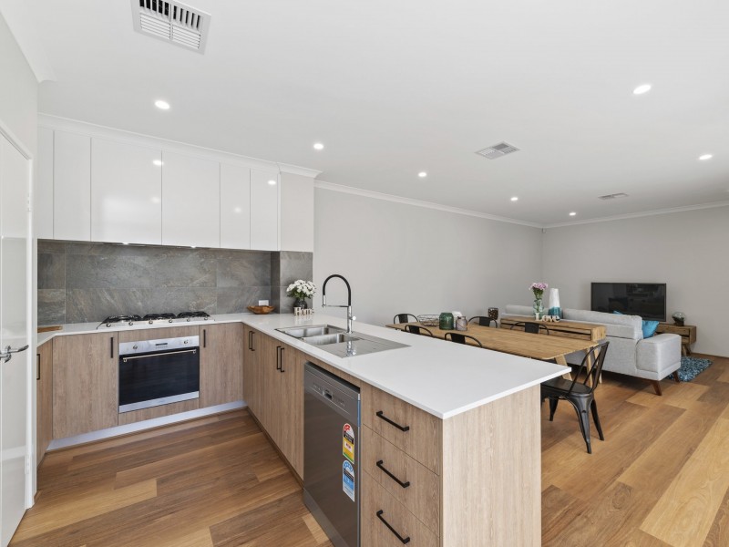 42 Weld Road, Swan View WA 6056
