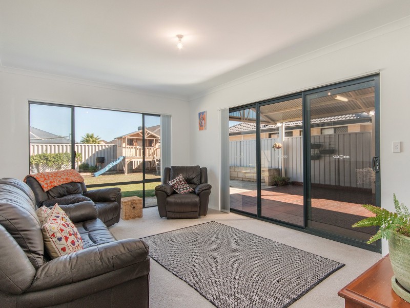 10 Maroubra Parade, Secret Harbour WA 6173