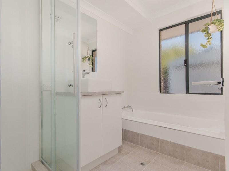 10 Maroubra Parade, Secret Harbour WA 6173