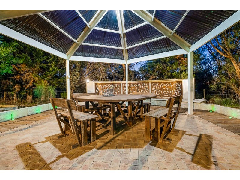 23 Lakelands Drive, Gnangara WA 6077