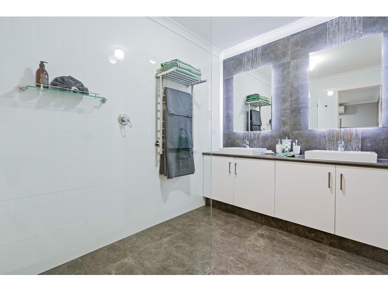 23 Lakelands Drive, Gnangara WA 6077