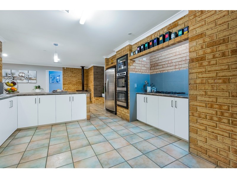 23 Lakelands Drive, Gnangara WA 6077