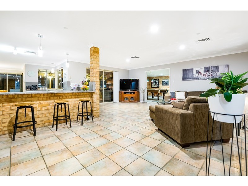 23 Lakelands Drive, Gnangara WA 6077