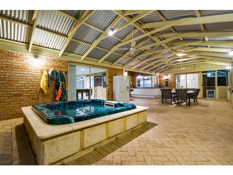 23 Lakelands Drive, Gnangara WA 6077
