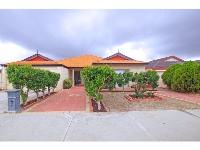 4 McNamara Place, Marangaroo WA 6064