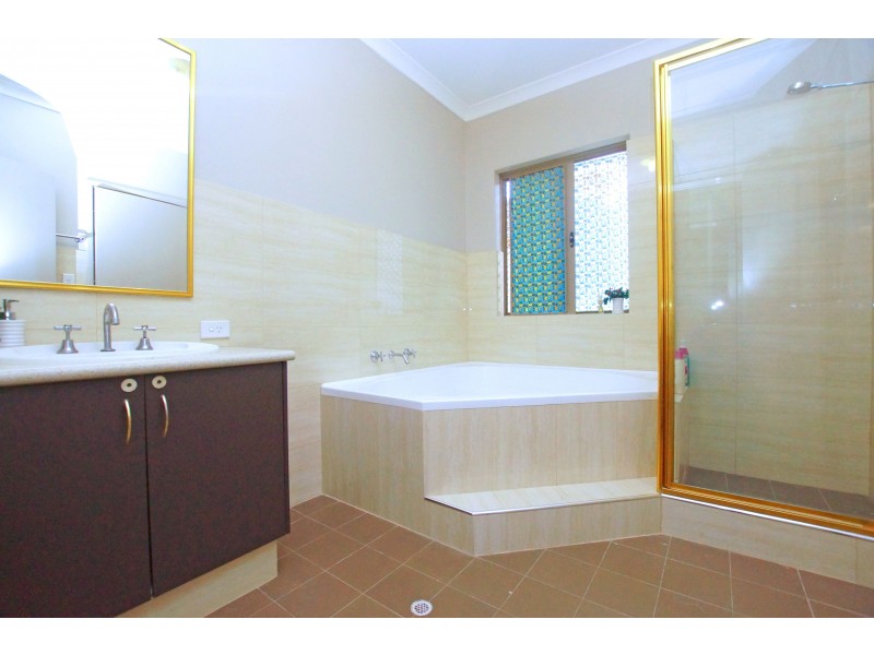 4 McNamara Place, Marangaroo WA 6064