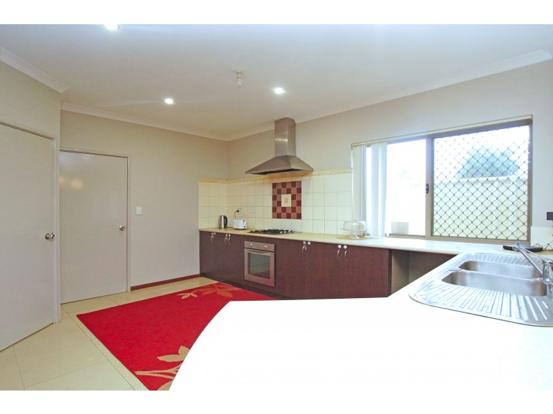 4 McNamara Place, Marangaroo WA 6064