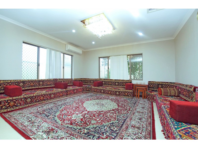 4 McNamara Place, Marangaroo WA 6064