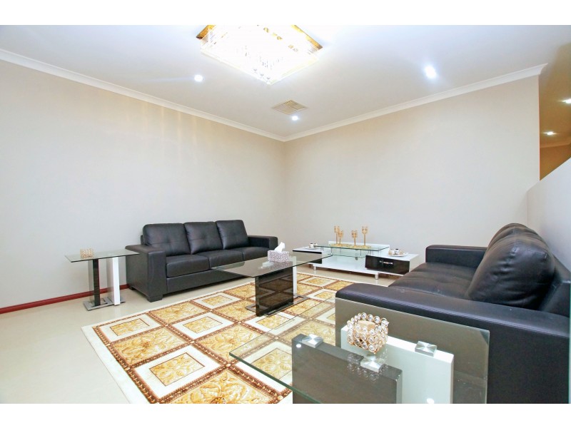 4 McNamara Place, Marangaroo WA 6064