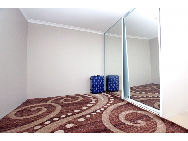 4 McNamara Place, Marangaroo WA 6064