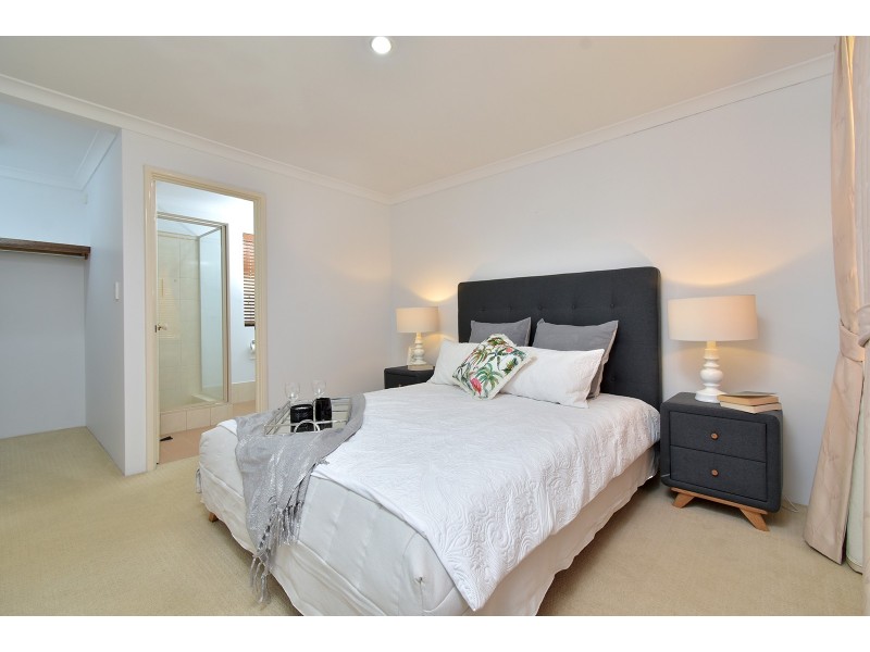 31 Brooklyn Avenue, Pearsall WA 6065