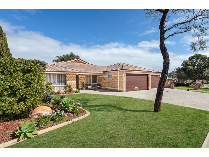 40 Golf Links Drive, Carramar WA 6031