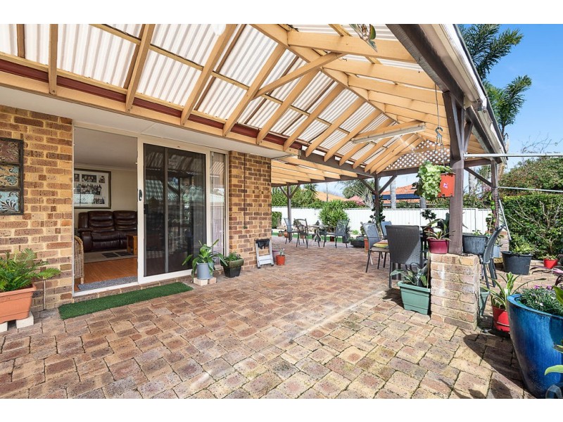 40 Golf Links Drive, Carramar WA 6031