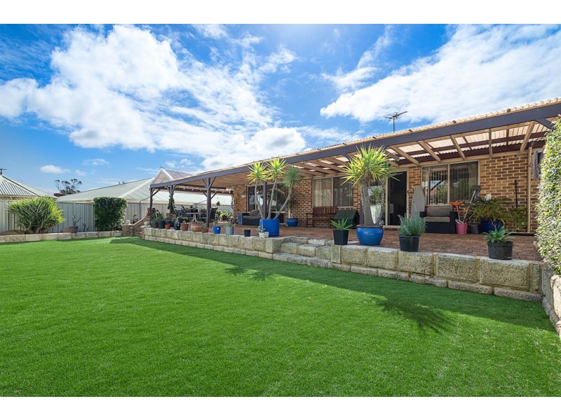 40 Golf Links Drive, Carramar WA 6031