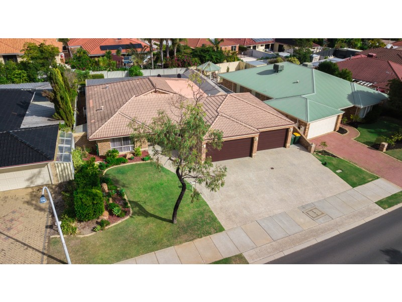 40 Golf Links Drive, Carramar WA 6031