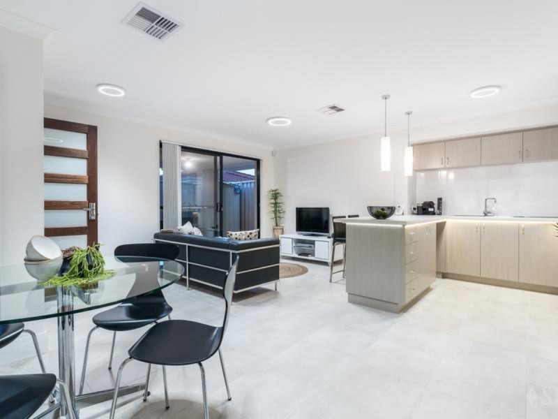 20A Benelli Place, Alexander Heights WA 6064