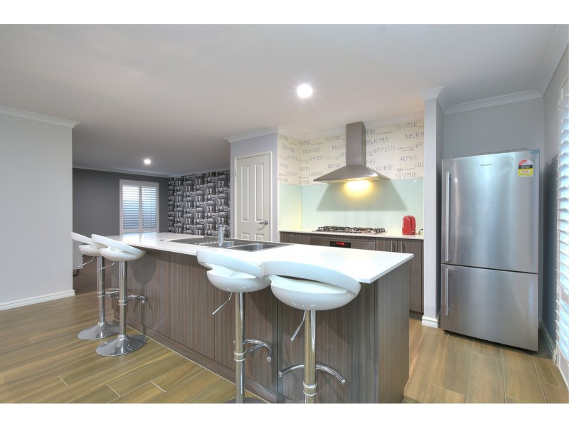 22 Mayali Bend, Banksia Grove WA 6031