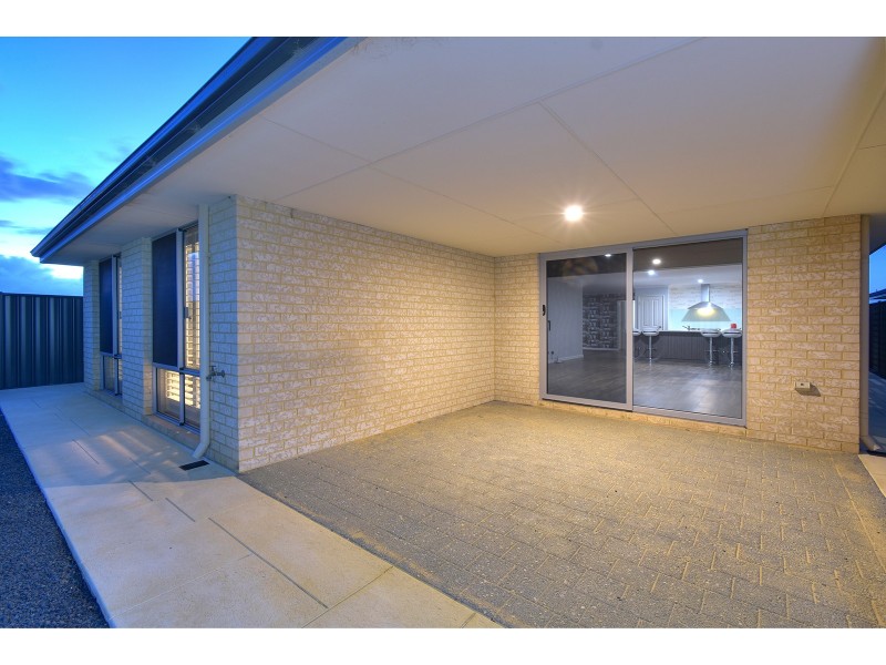 22 Mayali Bend, Banksia Grove WA 6031