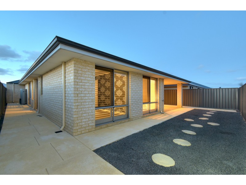 22 Mayali Bend, Banksia Grove WA 6031