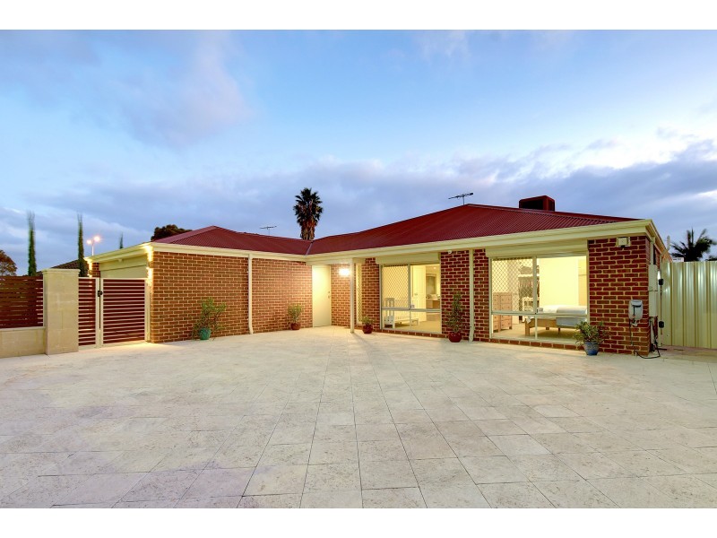 96 Houghton Drive, Carramar WA 6031