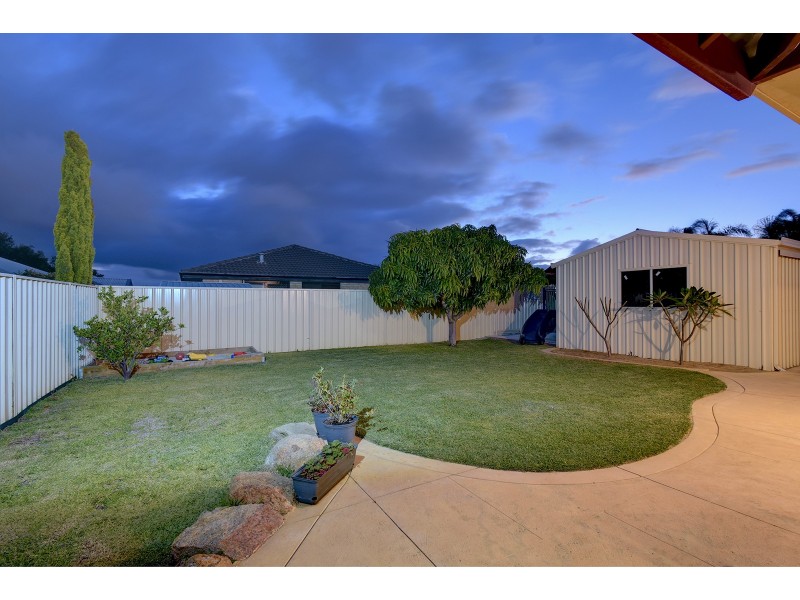 96 Houghton Drive, Carramar WA 6031
