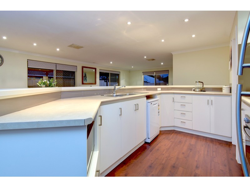96 Houghton Drive, Carramar WA 6031