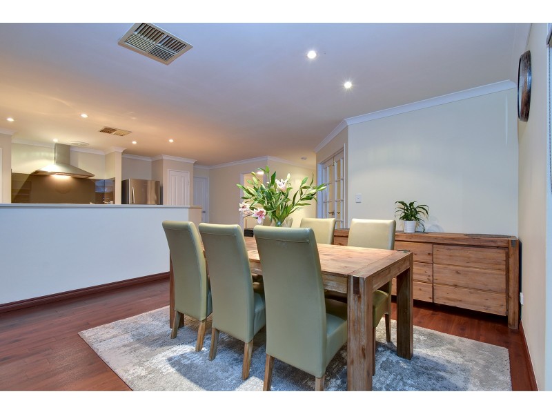 96 Houghton Drive, Carramar WA 6031