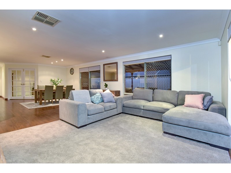 96 Houghton Drive, Carramar WA 6031
