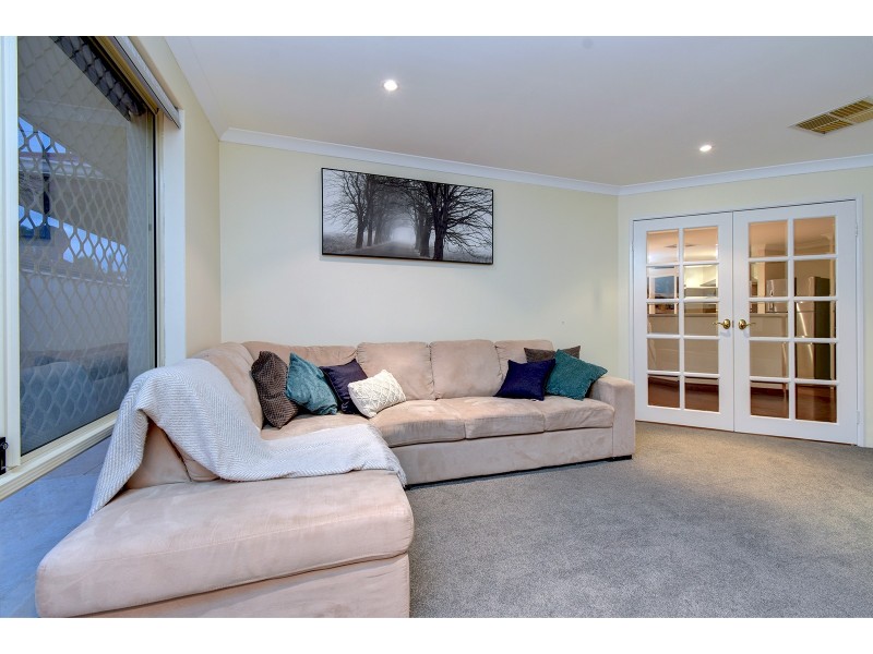 96 Houghton Drive, Carramar WA 6031