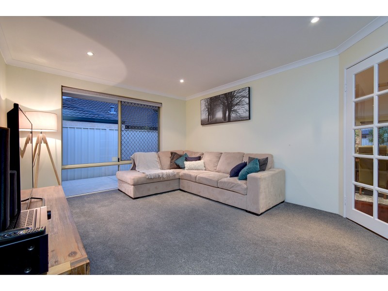 96 Houghton Drive, Carramar WA 6031