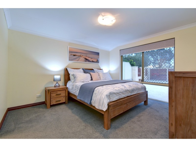 96 Houghton Drive, Carramar WA 6031