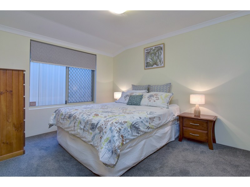 96 Houghton Drive, Carramar WA 6031