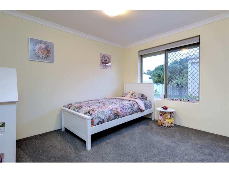 96 Houghton Drive, Carramar WA 6031