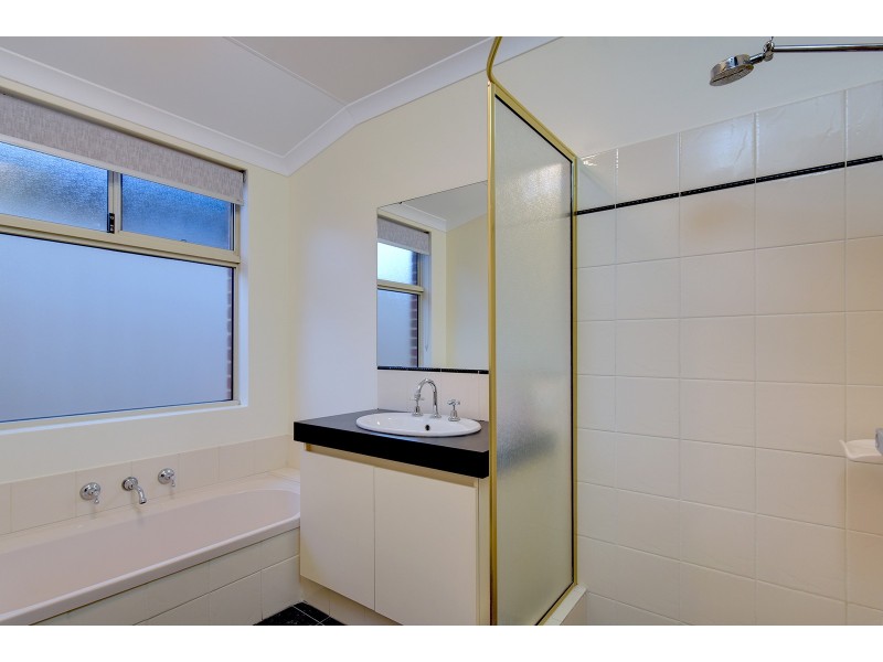 96 Houghton Drive, Carramar WA 6031