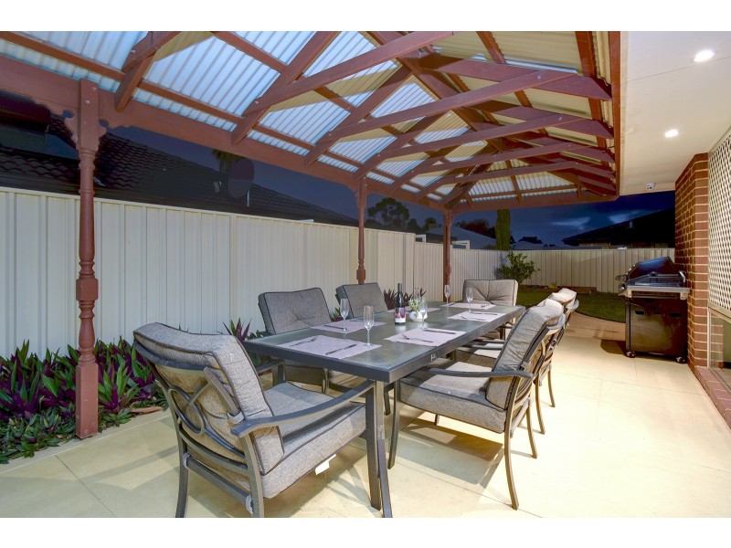 96 Houghton Drive, Carramar WA 6031