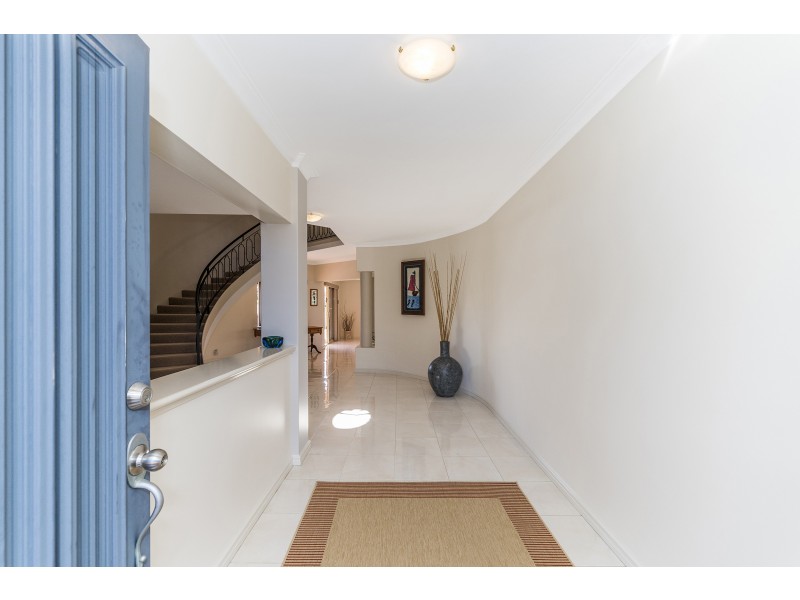 9 Jarvis Place, Leeming WA 6149