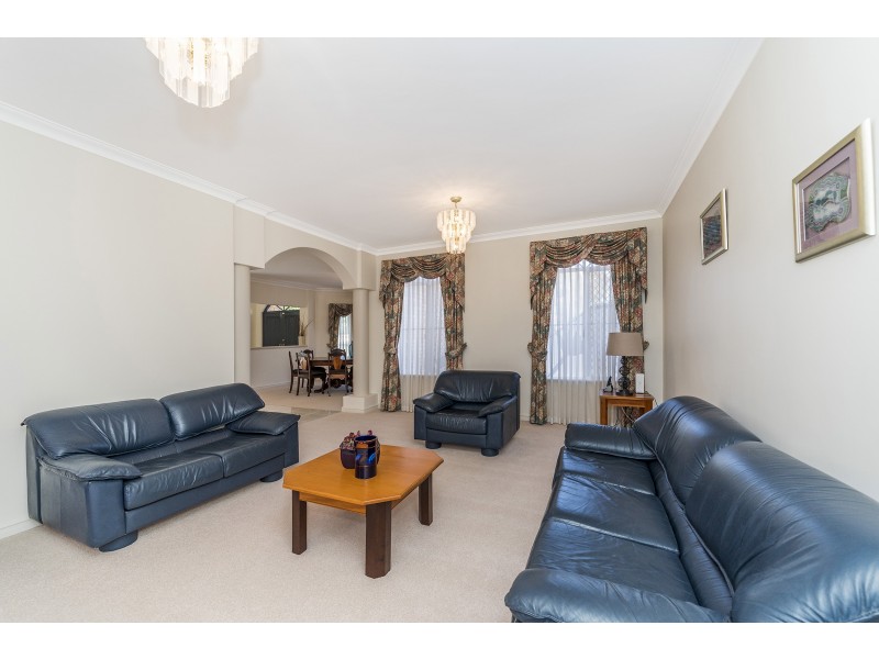 9 Jarvis Place, Leeming WA 6149
