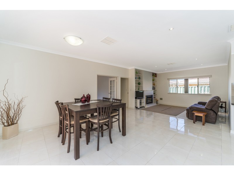 9 Jarvis Place, Leeming WA 6149