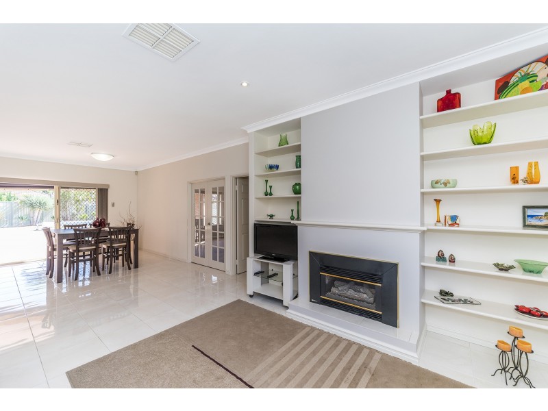 9 Jarvis Place, Leeming WA 6149