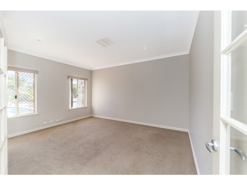 9 Jarvis Place, Leeming WA 6149