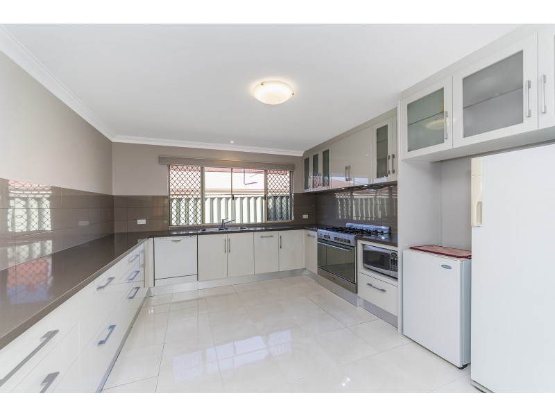 9 Jarvis Place, Leeming WA 6149