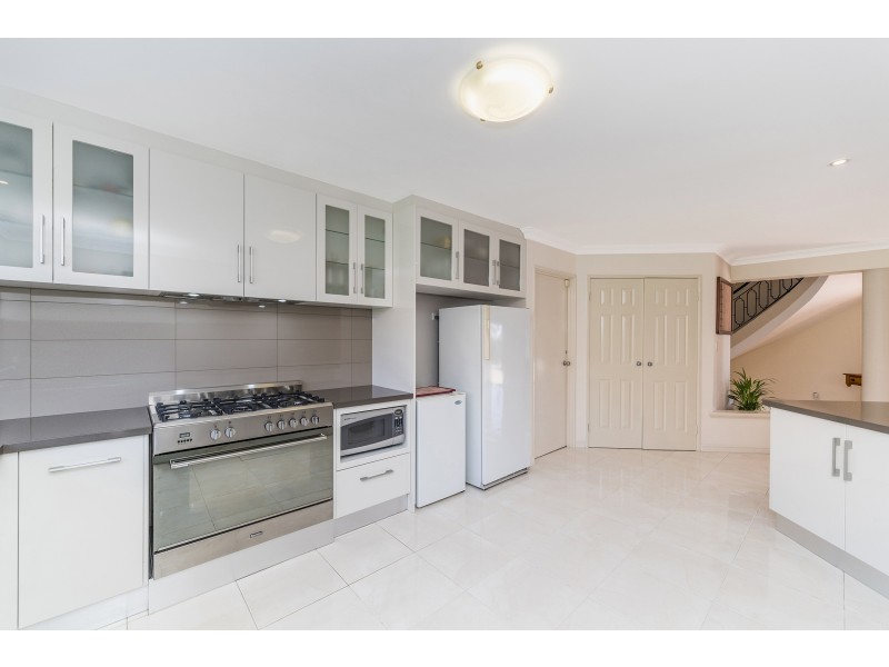 9 Jarvis Place, Leeming WA 6149