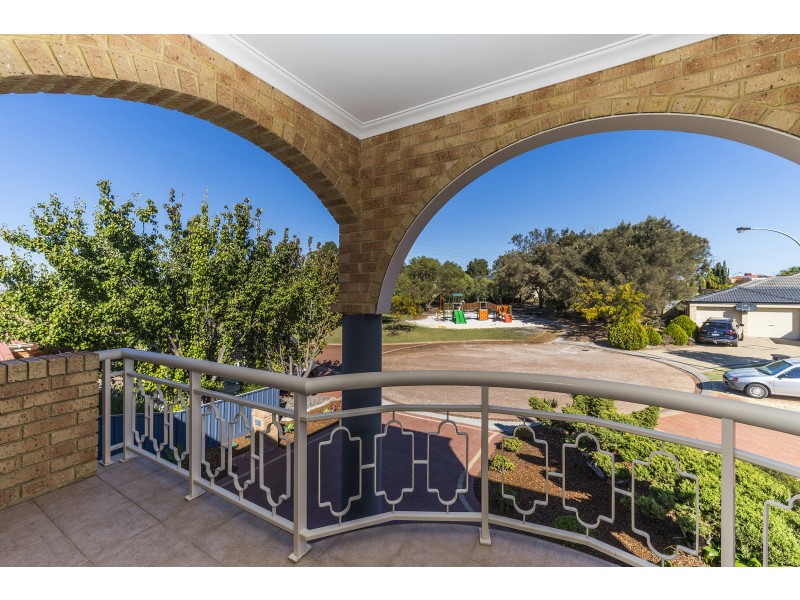 9 Jarvis Place, Leeming WA 6149