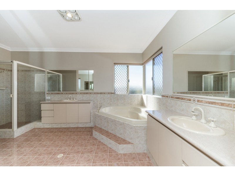 9 Jarvis Place, Leeming WA 6149