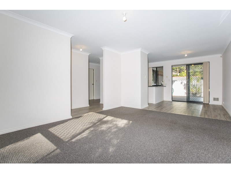 4/2 Carcoola Court, Nollamara WA 6061