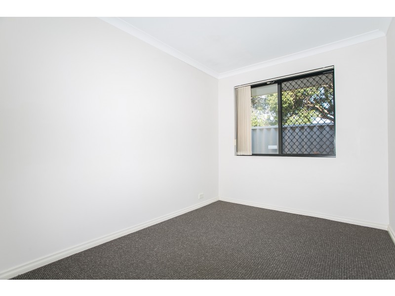 4/2 Carcoola Court, Nollamara WA 6061